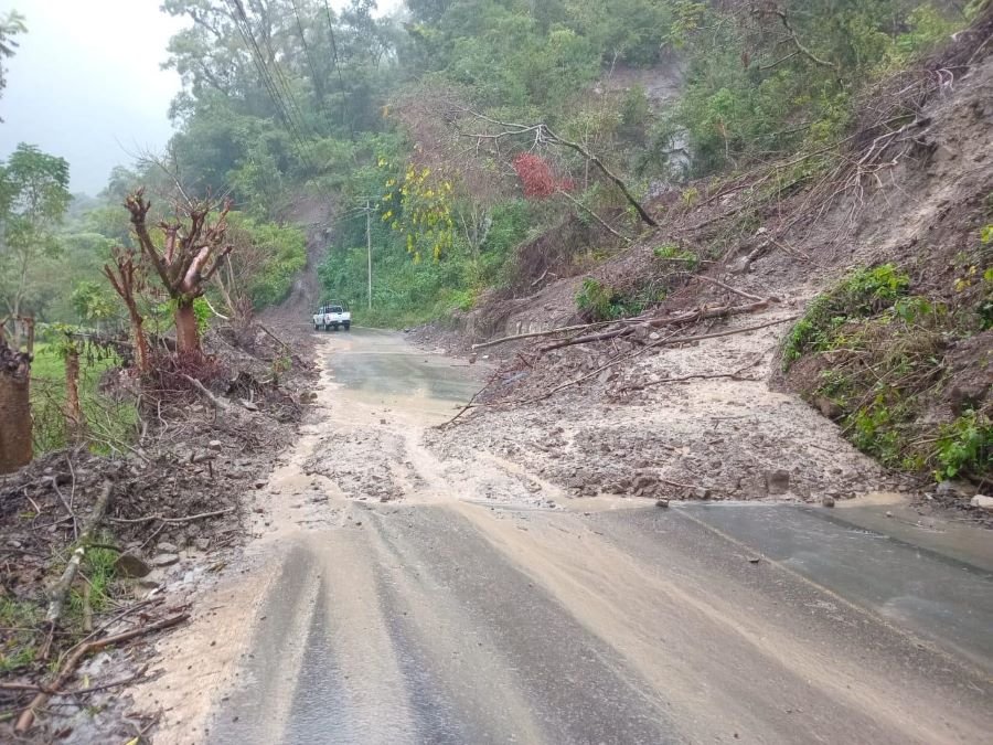 Dependencias Atienden Afectaciones Suscitadas en Los Últimos Días en 18 Caminos de 11 Municipios