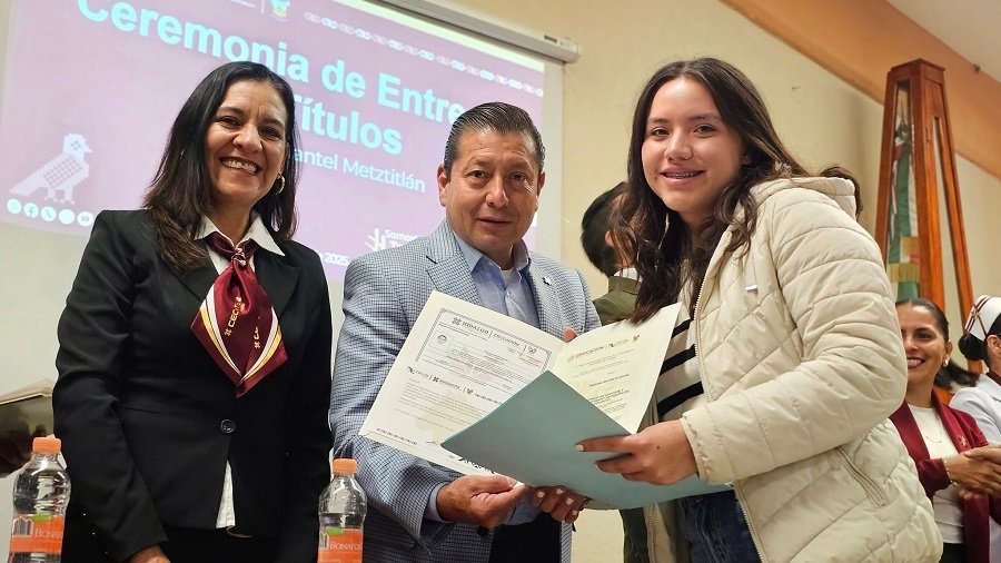 Entregan Títulos Profesionales en el Cecyte Hidalgo, Plantel Metztitlán