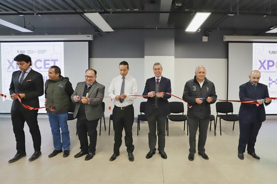 Estudiantes del ICBI Muestran Creatividad e Innovación en la XPOCET 2025