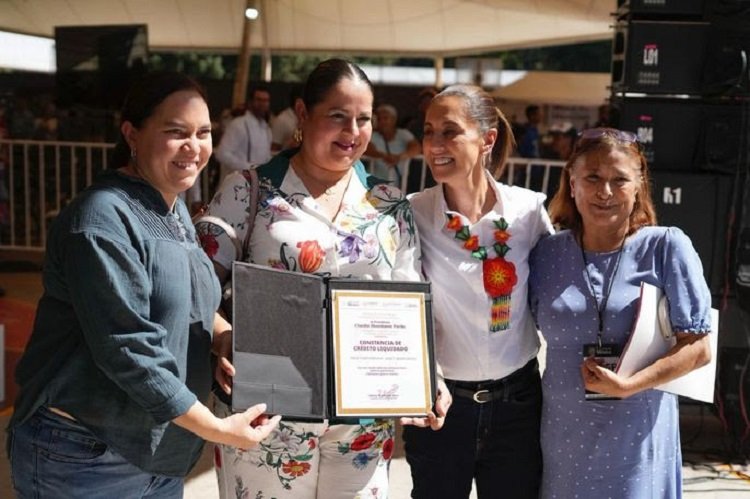 Presidenta Claudia Sheinbaum Entrega 510 Escrituras y Constancias de Reducción en Tepic, Nayarit: “Se Está Haciendo Por Justicia”