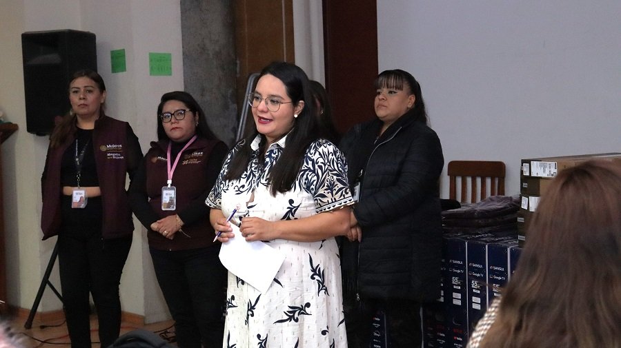 Refuerzan Capacitación a Personal de los 28 Centros LIBRE