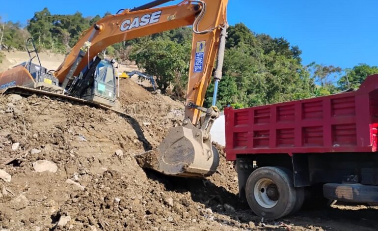 Siguen Trabajos Para Restablecer Acceso a Comunidades