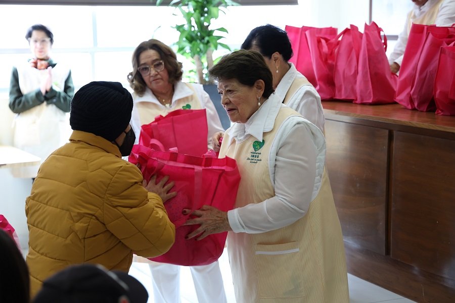 Entrega IMSS Hidalgo Prótesis de Mama Artesanales a Mujeres Con Cáncer