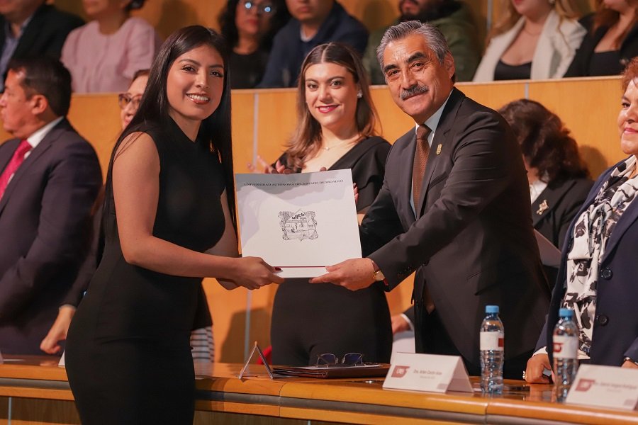 Estudiantes de la UAEH Inician el Camino Profesional Para Cambiar su Entorno