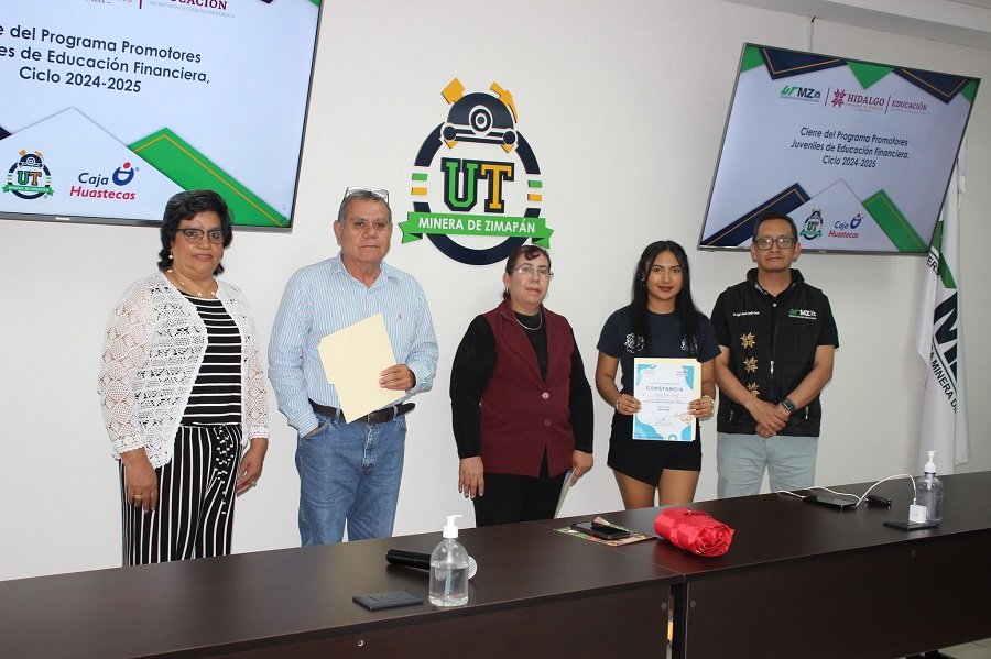 Estudiantes de la UTMZ enseñan finanzas a niñas y niños