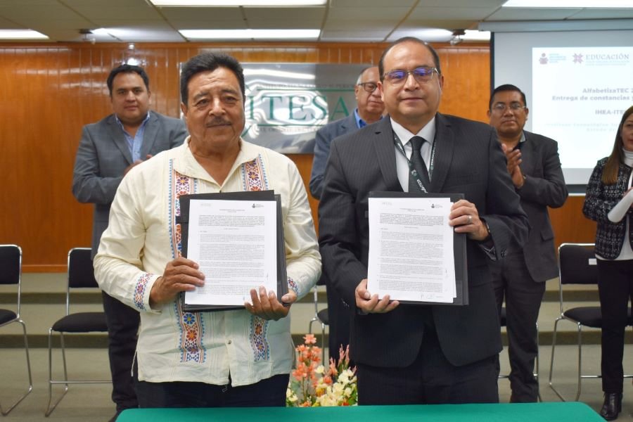 ITESA e IHEA Entregan 69 Certificados de Primaria y Secundaria