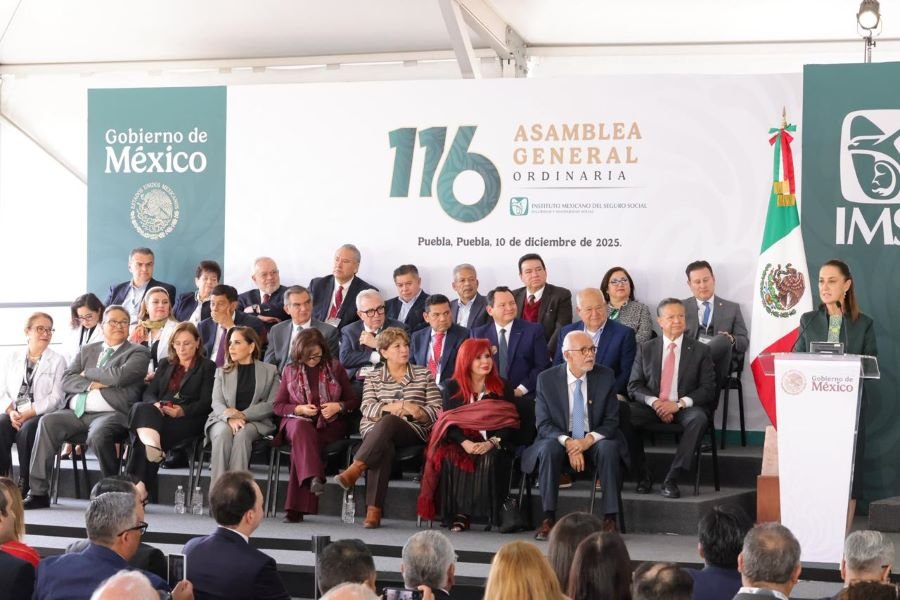 Julio Menchaca Presente en la 116 Asamblea General Ordinaria del IMSS