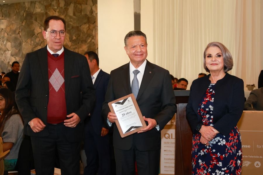 Menchaca Salazar Reconoce la Trayectoria del Personal del Poder Judicial