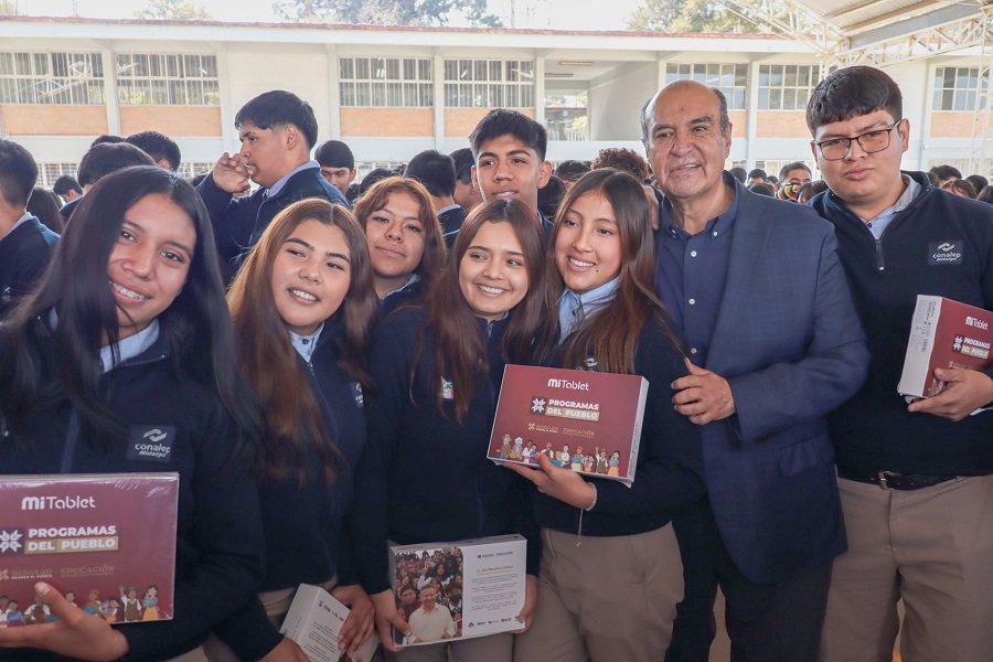 Más de Mil Alumnas y Alumnos Recibieron Tabletas en Conalep Tizayuca y Villa de Tezontepec
