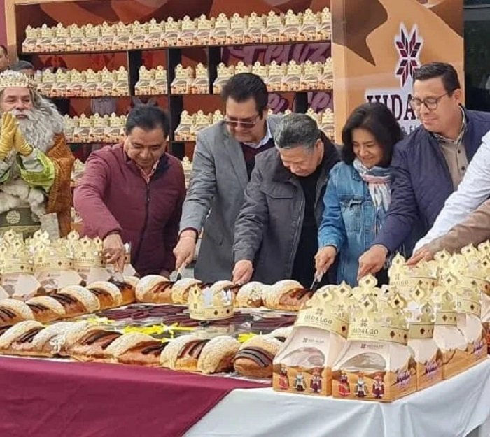 Edda Vite, Presidenta DIF Estatal y el Gobernador Julio Menchaca, Encabezaron La Tradicional Partida Rosca de Reyes en Pachuca.