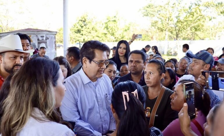 En la Huasteca Hidalguense, Mujeres Reciben Respuestas Durante la Jornada por la Paz y Bienestar del Pueblo