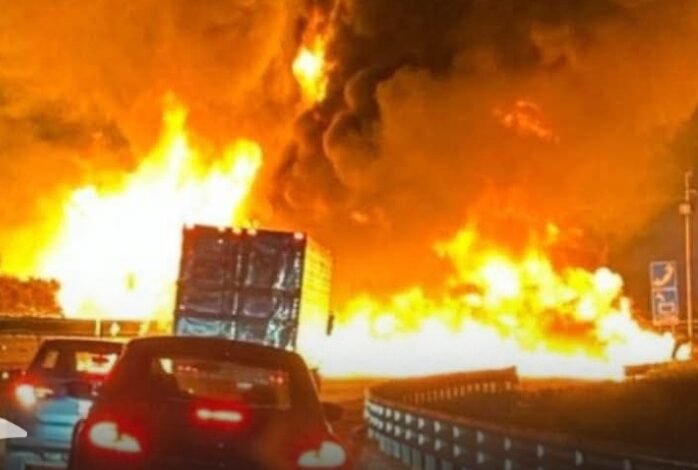 Explota Una pipa de gas LP en la Autopista México-Querétaro a la Altura de Tepeji del Río, Hidalgo