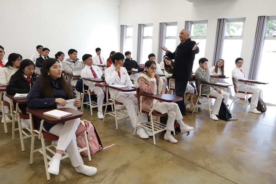 Medicina y Odontología de la UAEH regresan a clases