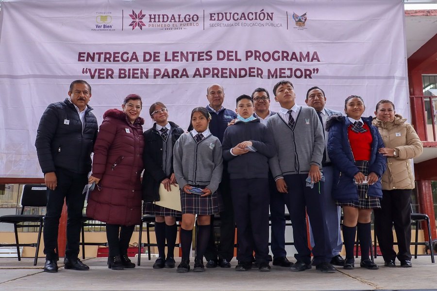 Estudiantes de Educación Básica del Municipio de San Salvador Reciben 903 Lentes Gratuitos del Programa “Ver Bien Para Aprender Mejor”.