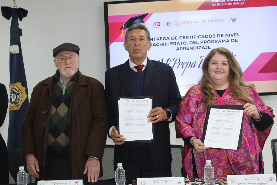 PIBEH impulsa la superación: policías y familiares culminan estudios de nivel medio superior