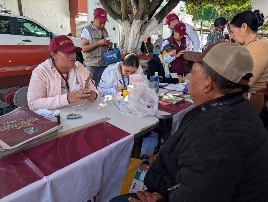 Pobladores de Jiménez Reciben Más de 7 Mil Atenciones en La Feria del Bienestar