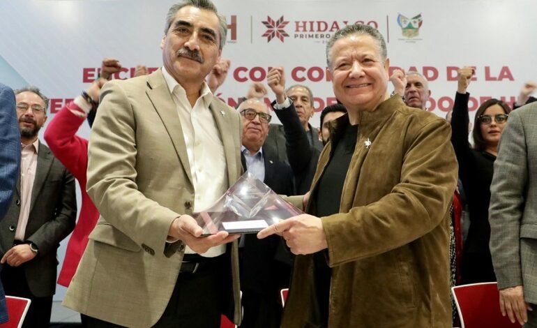 Julio Menchaca Reconoce Labor Académica de La UAEH y Llama a Fortalecer la Educación en Hidalgo