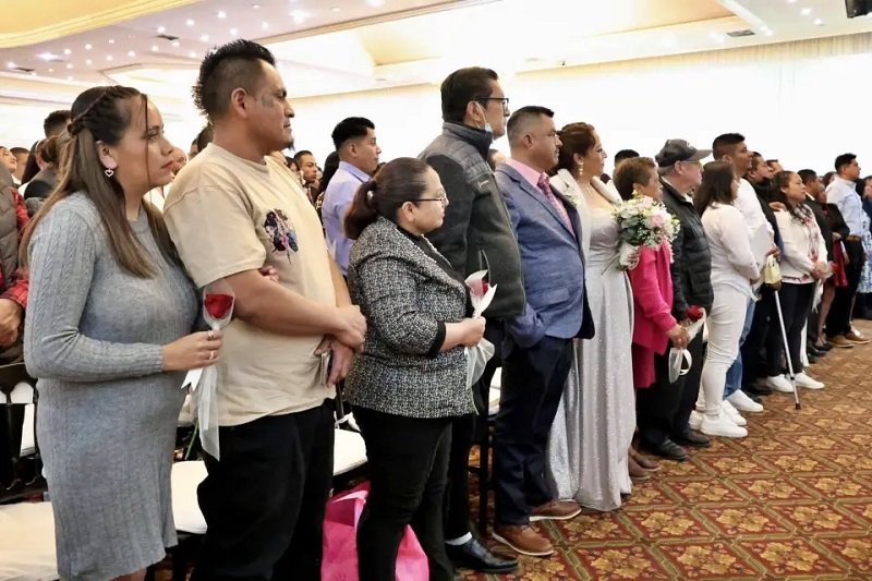 187 Parejas Celebran Su Matrimonio en Bodas Colectivas de Pachuca, Incluyendo 3 Matrimonios Igualitarios