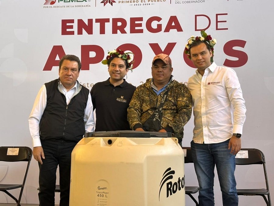 Despacho del Gobernador Entrega Tinacos a Familias Hidalguenses