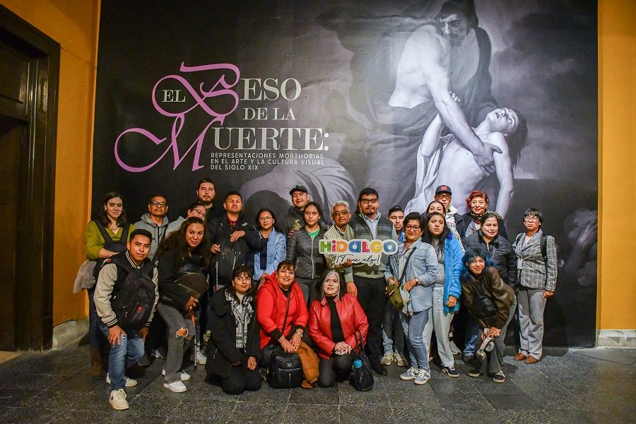 Hidalguenses realizan recorrido inclusivo en la primera Noche de Museos de la CDMX