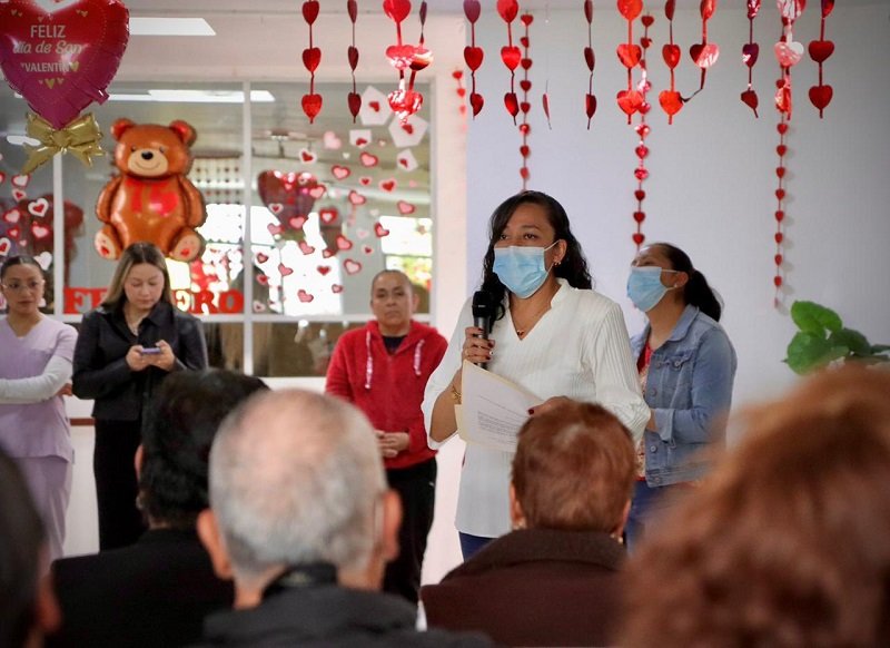 Personas Mayores Celebran el “Dia el Amor y la Amistad”