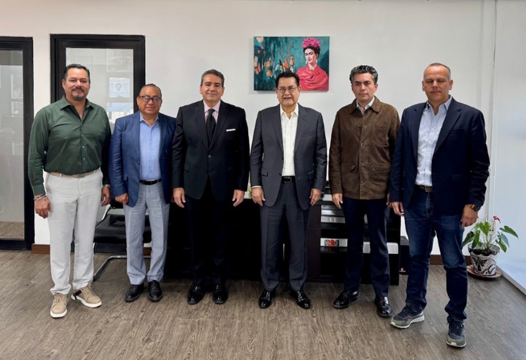 Reunión con personalidades con identificación social