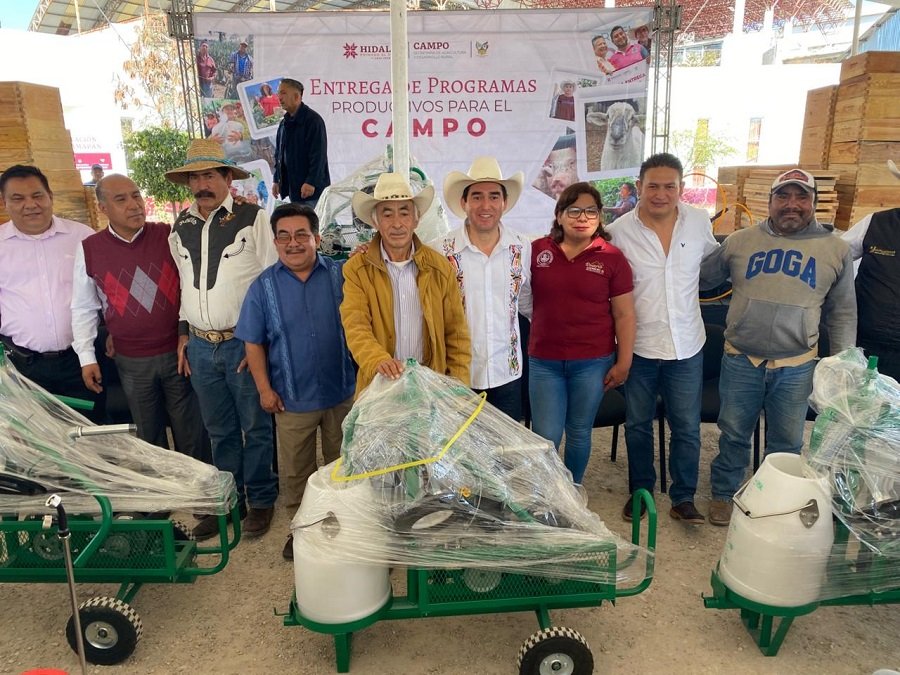 Saderh refuerza la apicultura y entrega sementales ovinos para el desarrollo integral del campo en Zimapán