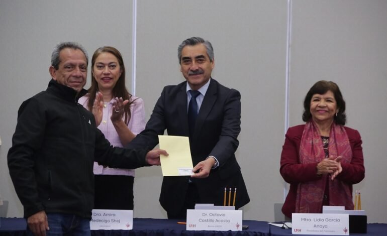 38 Académicos y administrativo al Servicio de la UAEH, Recibieron su Retiro Voluntario 2025