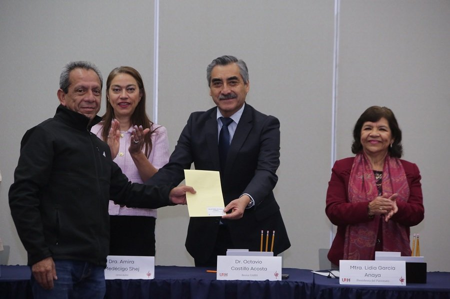 38 Académicos y administrativo al Servicio de la UAEH, Recibieron su Retiro Voluntario 2025