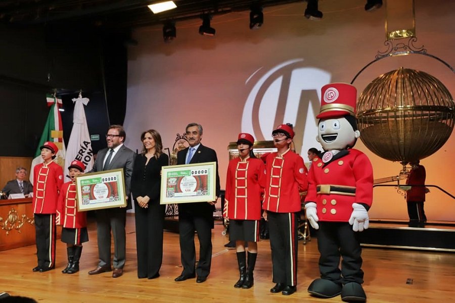 UAEH y Lotería Nacional Rinden Homenaje a Adrián Pereda, Fundador de Radiorama