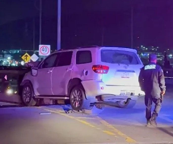 Camioneta Choco en el Bulevar Colosio, en el Puente del Palmar Contra Un Objeto Fijo, Murió el Conductor