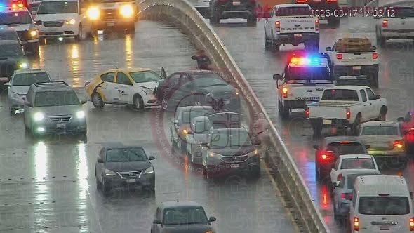 Carambola de  Cinco Unidades en el  “Atirantado”, Alta Velocidad, Piso Mojado y Nula Vigilancia Policiaca