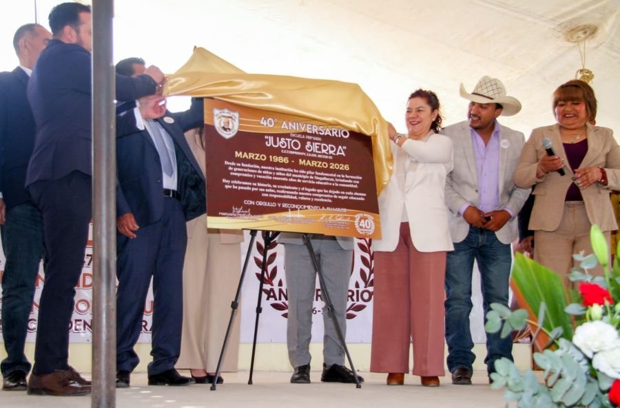 Conmemoran Aniversarios de Instituciones Educativas en Hidalgo
