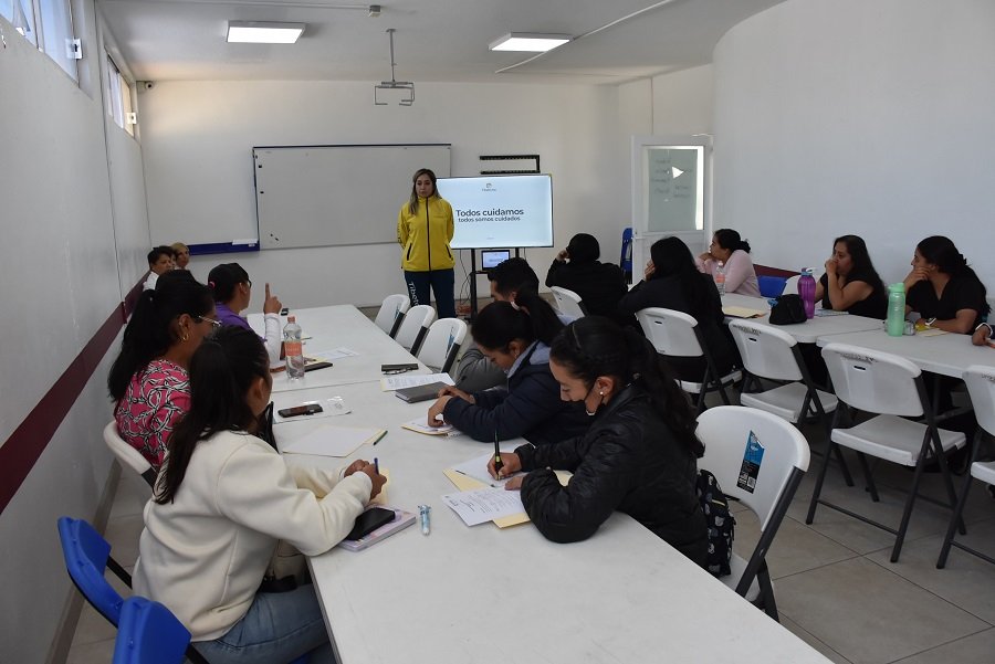 IAAMEH fortalece el bienestar de cuidadores de personas mayores