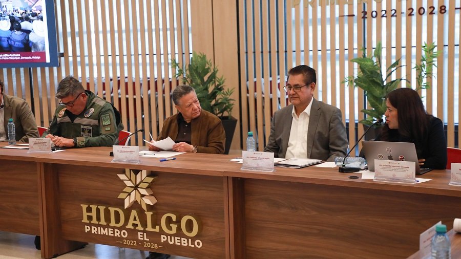 Menchaca Salazar revisa avances del tren AIFA-Pachuca