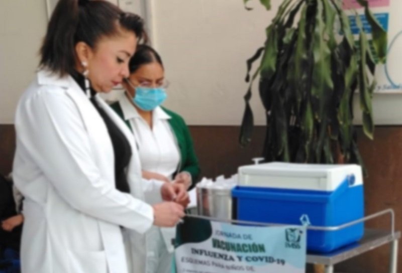 Refuerza IMSS Hidalgo Llamado a Vacunarse Durante Jornada de Fin de Semana