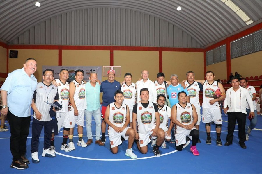 SEPH y SNTE conmemoran 62 años del servicio bilingüe; refrendan compromiso con educación indígena