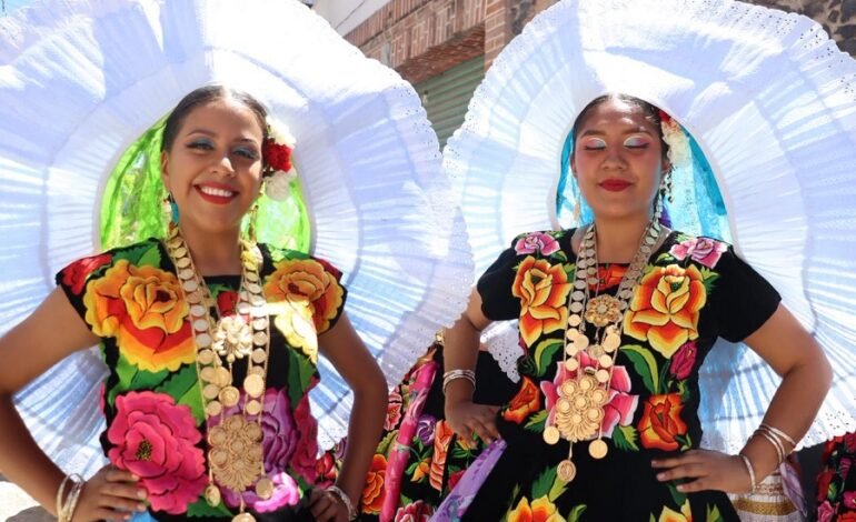 Villa de Tezontepec consolida lazos con Oaxaca mediante presentación de la Guelaguetza