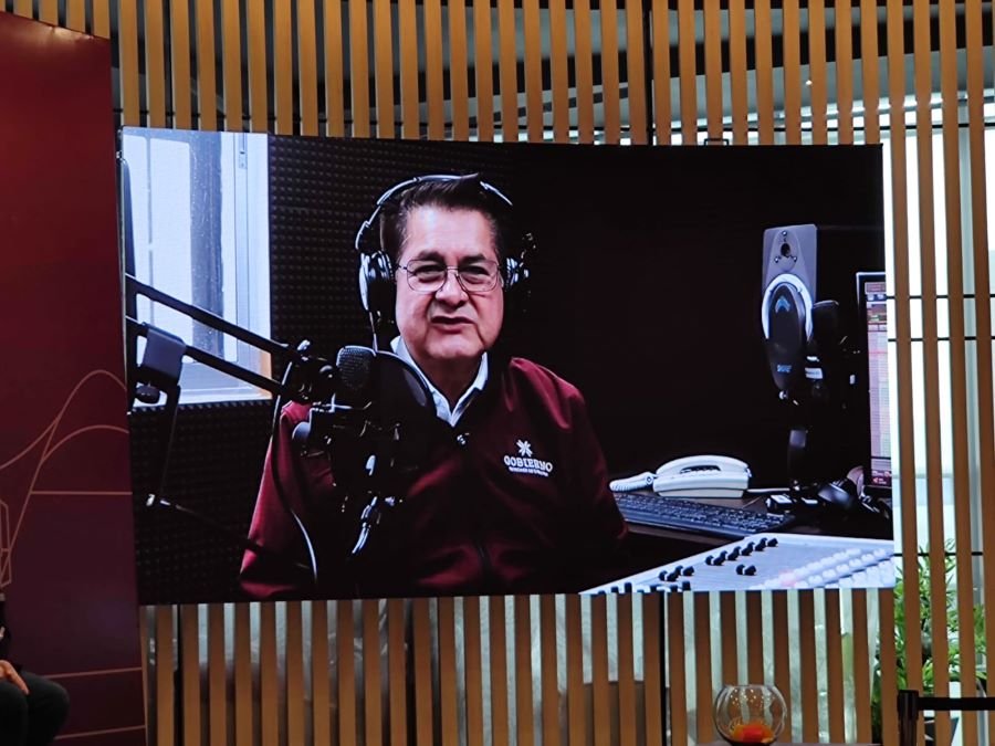 Guillermo Olivares Reyna  Arranco las Transmisiones de Radio Valle del Mezquital