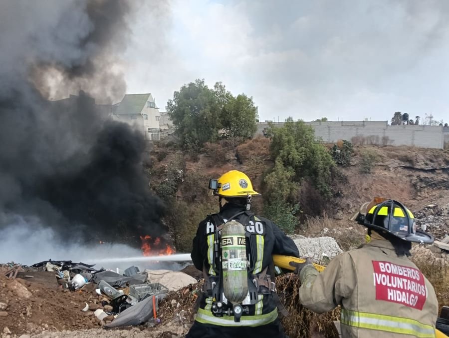 Atención Oportuna de la SSPH a Incendio de Basurero Clandestino en Zempoala