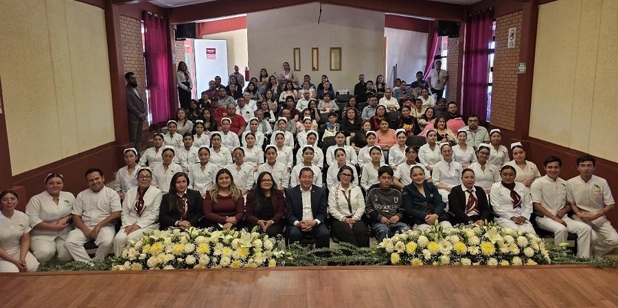 CECyTE Hidalgo Realiza Imposición de Cofias y Fistoles en Santiago Tulantepec