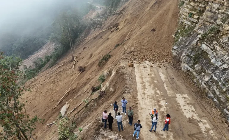 Comunidades de Tenango de Doria, Incomunicadas Por Deslaves Desde La Vaguada Monzónica. Y Siguen las Lluvias