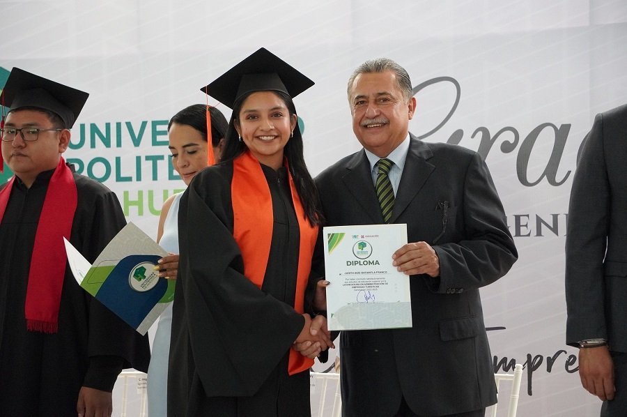 Egresan 158 estudiantes de la Universidad Politécnica de Huejutla