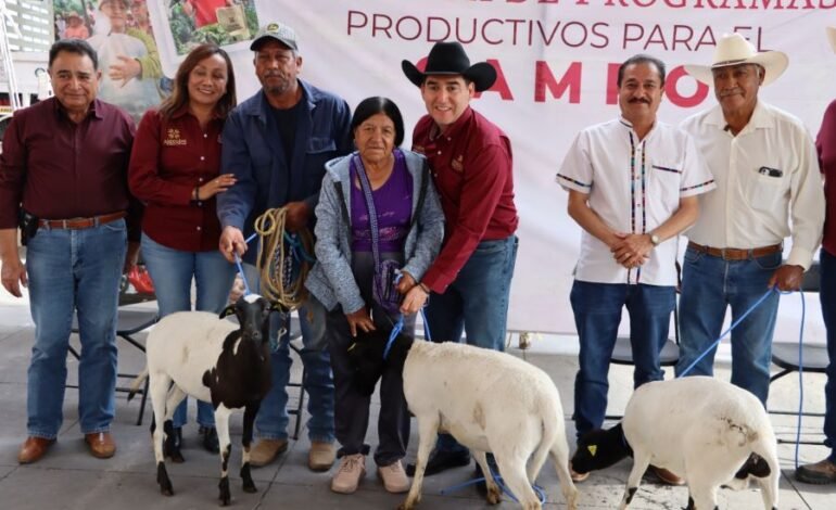 Entrega gobierno de Hidalgo Apoyos Agropecuarios en La Región de Ajacuba