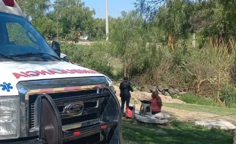 Hallan el Cadáver de una Persona en Avanzado Estado de Descomposición en un Arroyo Seco en Acayutlán
