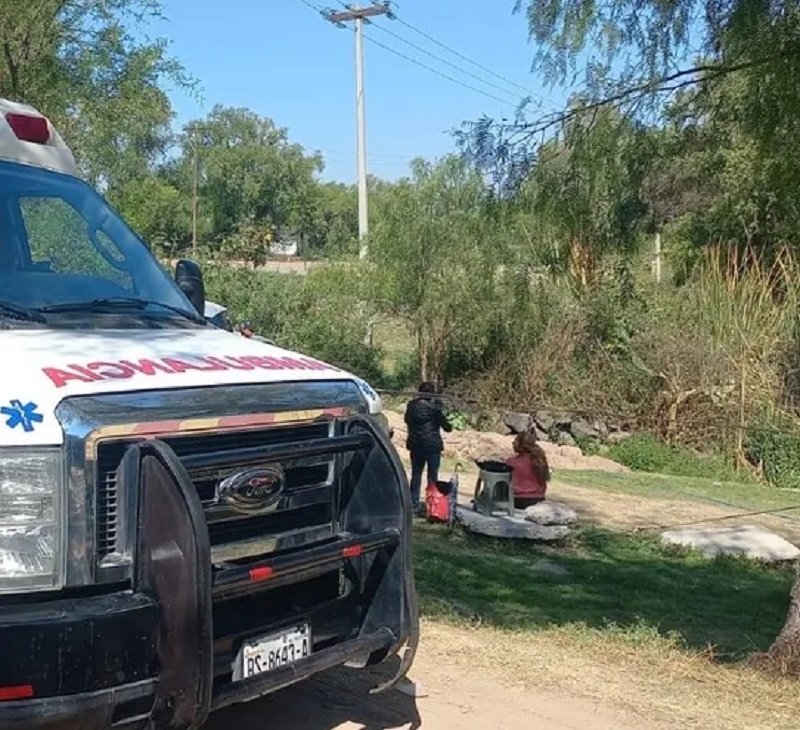 Hallan el Cadáver de una Persona en Avanzado Estado de Descomposición en un Arroyo Seco en Acayutlán