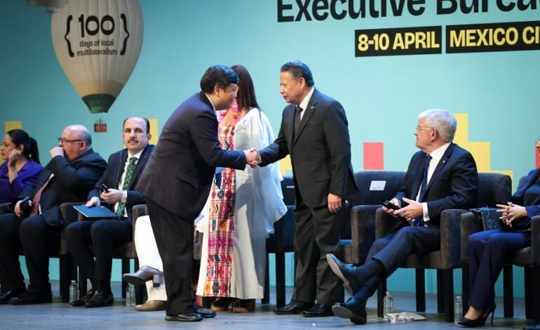 Julio Menchaca acompaña al Buró Ejecutivo de Ciudades y Gobiernos Locales Unidos