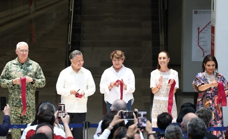 Julio Menchaca Acompaña la Inauguración del Tren Buenavista–AIFA