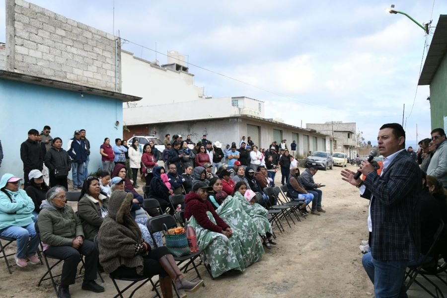 Lomas del Paraíso Recibe de la alcaldía de Tulancingo Nuevas Guarniciones y Banquetas