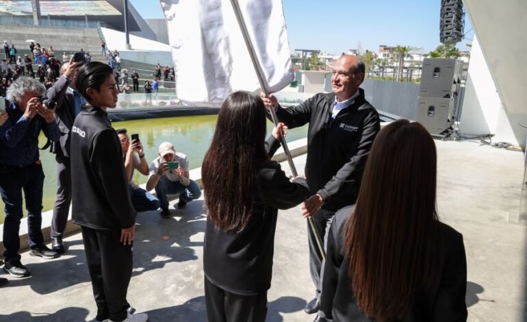 La Delegación Hidalguense Recibe la Bandera Rumbo a la Olimpiada Nacional CONADE